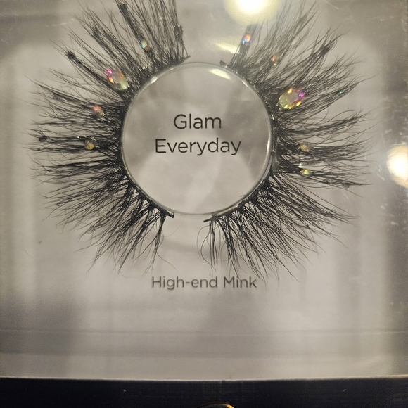 Rhinestone eyelashes - Picture 3 of 3